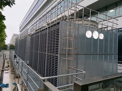 不同的冷卻塔特點(diǎn)不同性能也不同,逆流式冷卻塔的特點(diǎn)